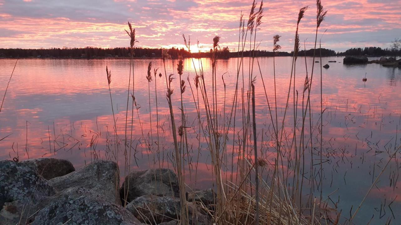 3 Bedroom Cottage With Sauna By The Sea Vaasa Bagian luar foto